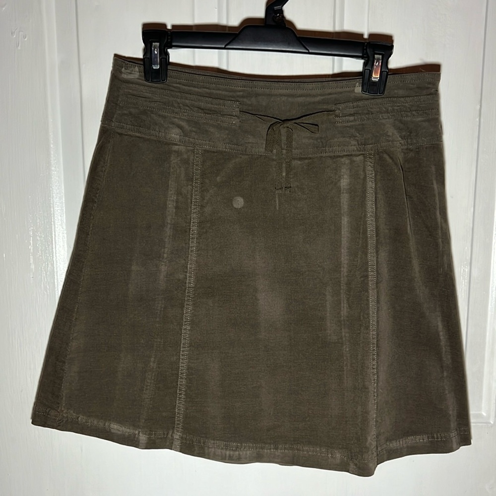 Sahalie NWOT Corduroy skirt, mushroom, size 6